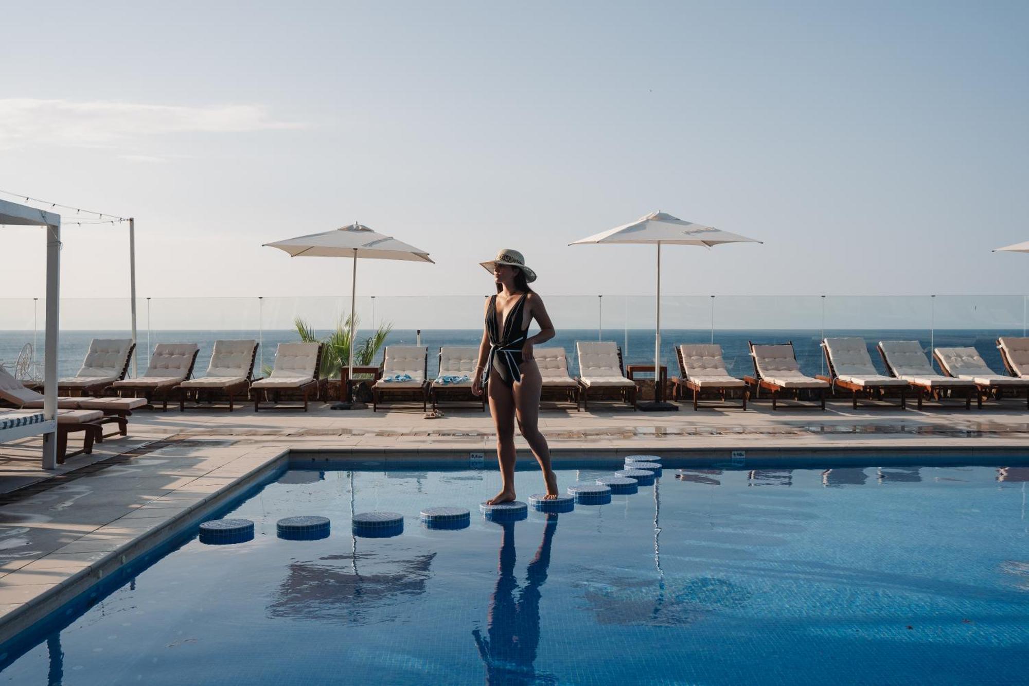Hotel Roger De Flor By Seleqtta Lloret de Mar Bagian luar foto