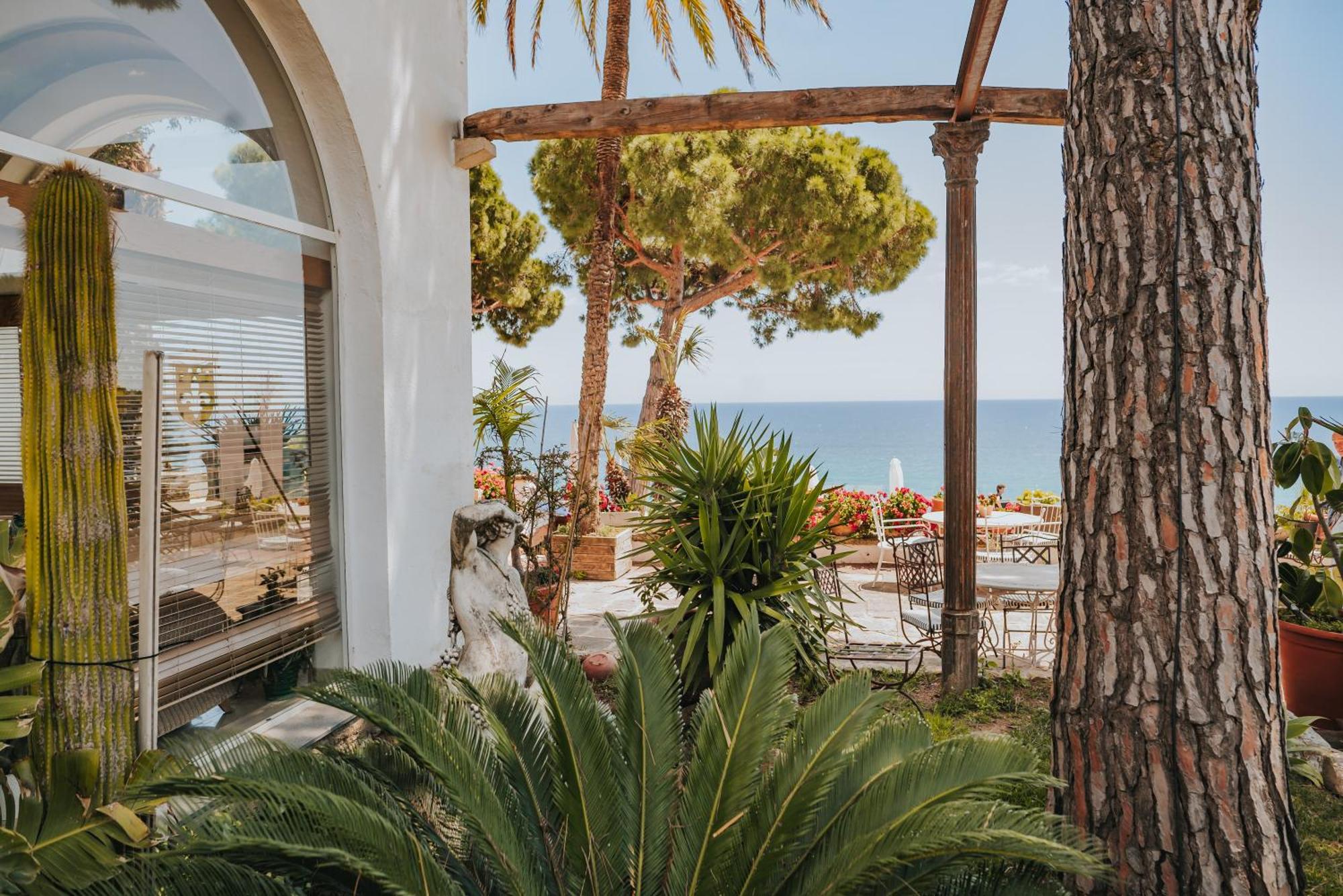Hotel Roger De Flor By Seleqtta Lloret de Mar Bagian luar foto