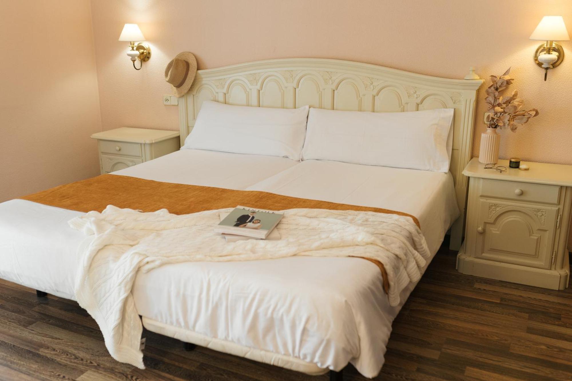Hotel Roger De Flor By Seleqtta Lloret de Mar Bagian luar foto
